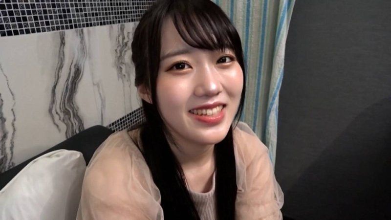 【個人拍攝】第二次情色自拍，一邊興奮一邊讓雞巴濕潤的變態美女